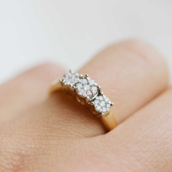 ring i gult gull med diamanter - Bilde 2