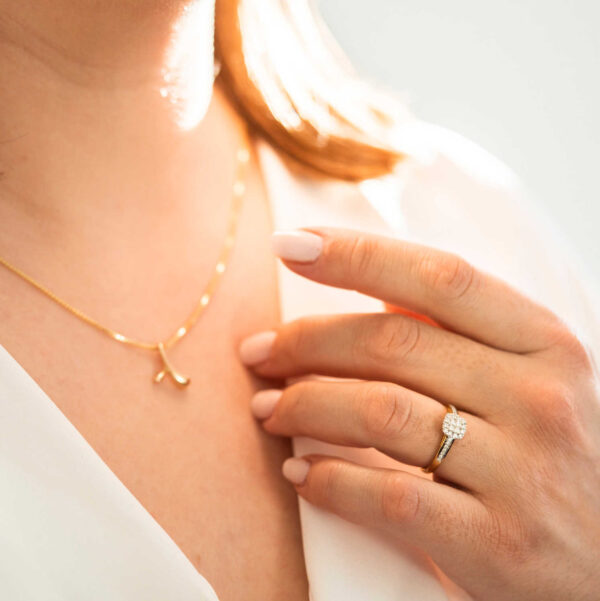 Ring i gult gull med diamanter - Bilde 2